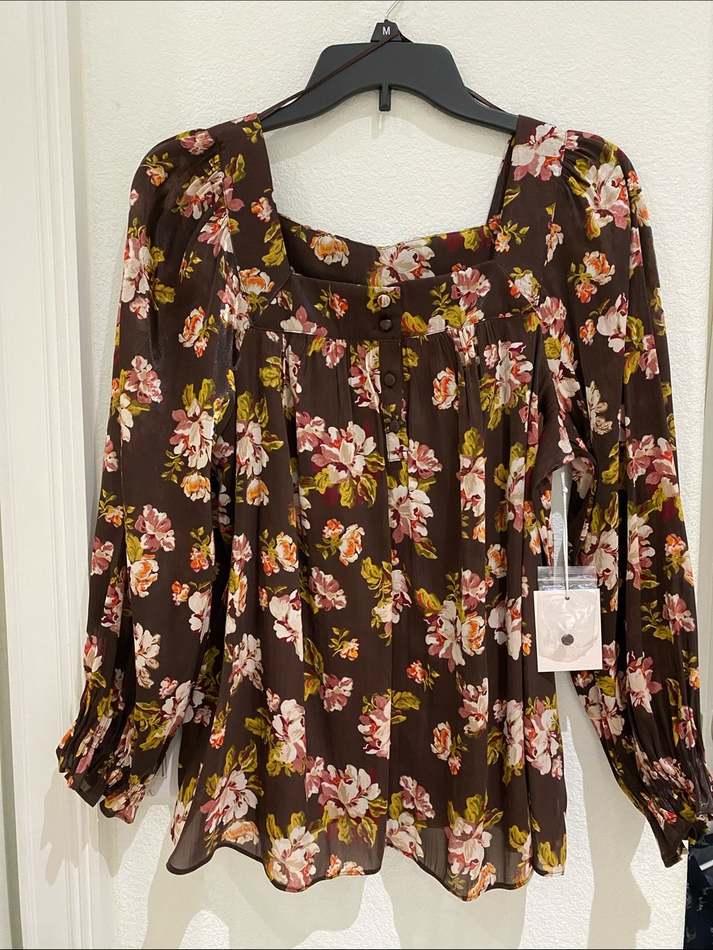 LC Lauren Conrad Henley Puff Sleeve Peasant Blouse with Shimmer! Size M - NWT